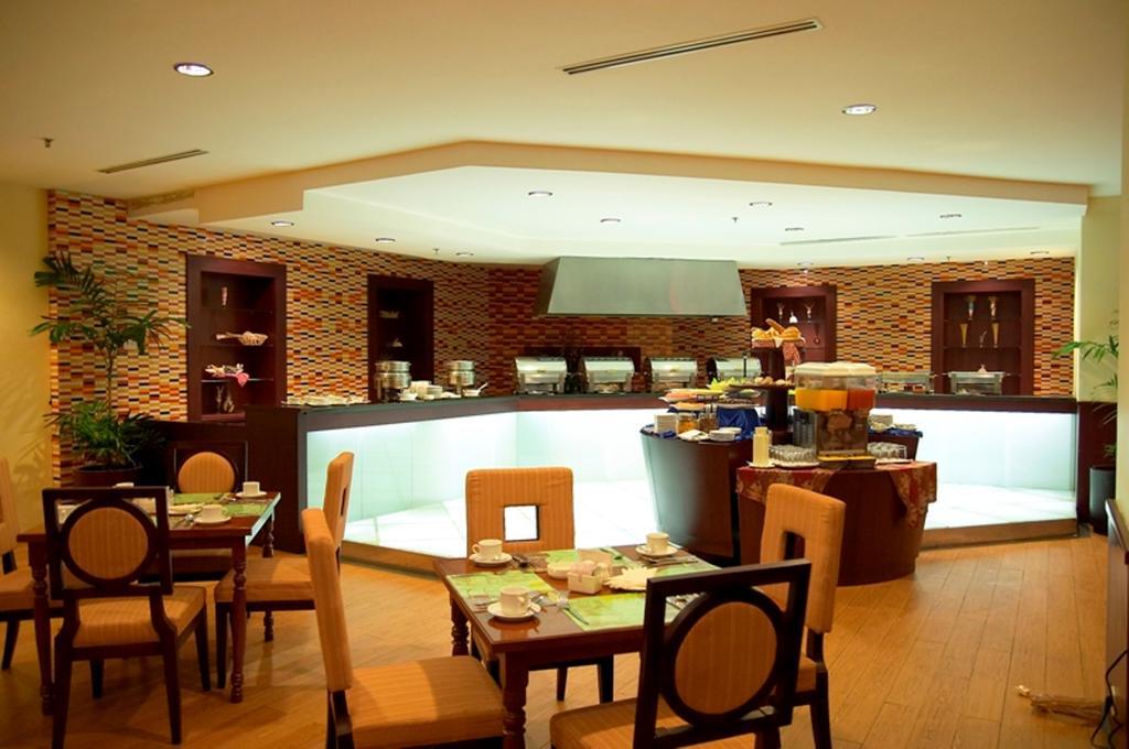 Hotel Gran Puri Manado Buitenkant foto