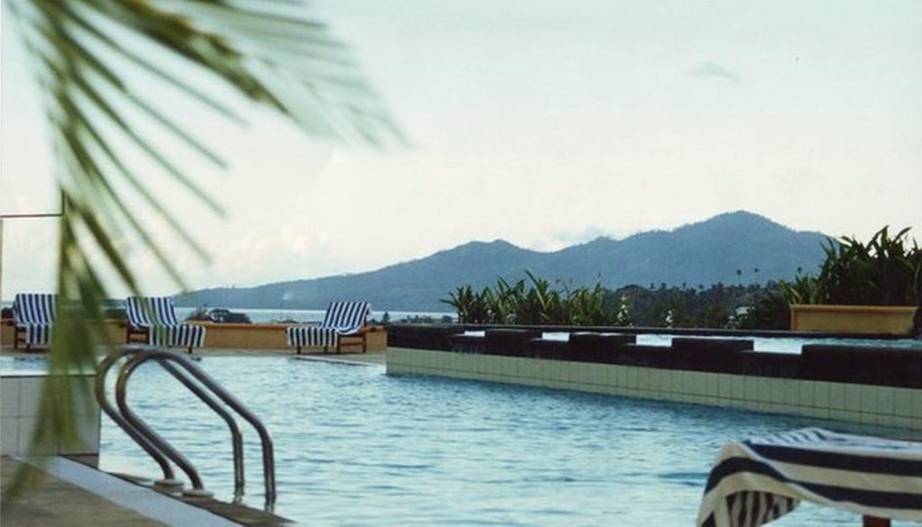 Hotel Gran Puri Manado Buitenkant foto