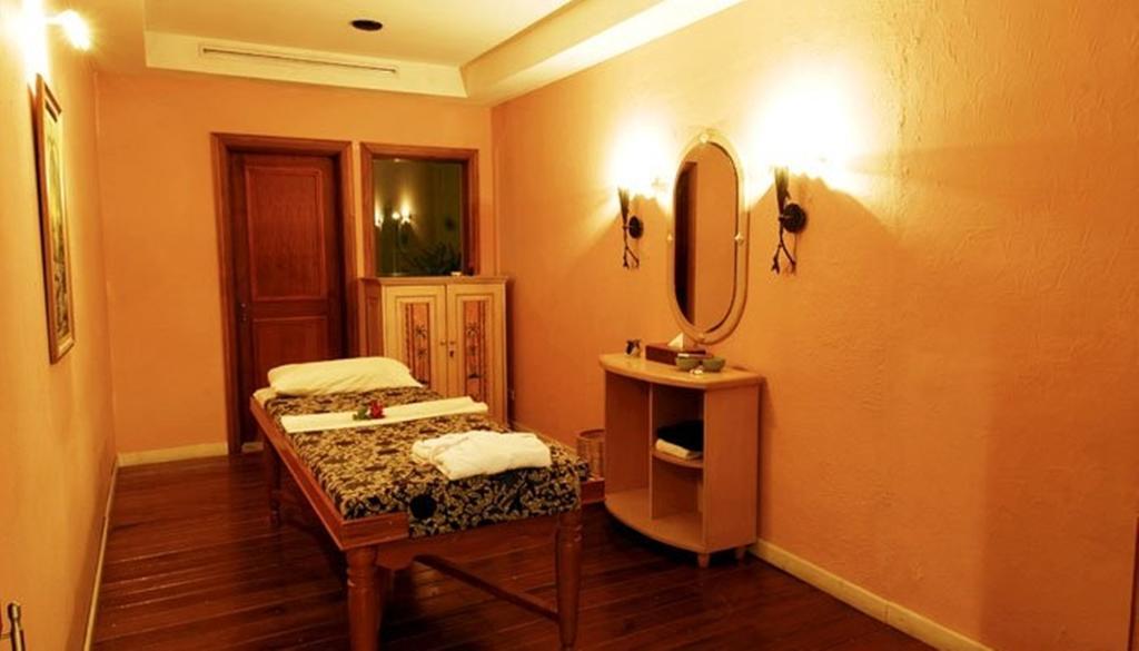 Hotel Gran Puri Manado Buitenkant foto