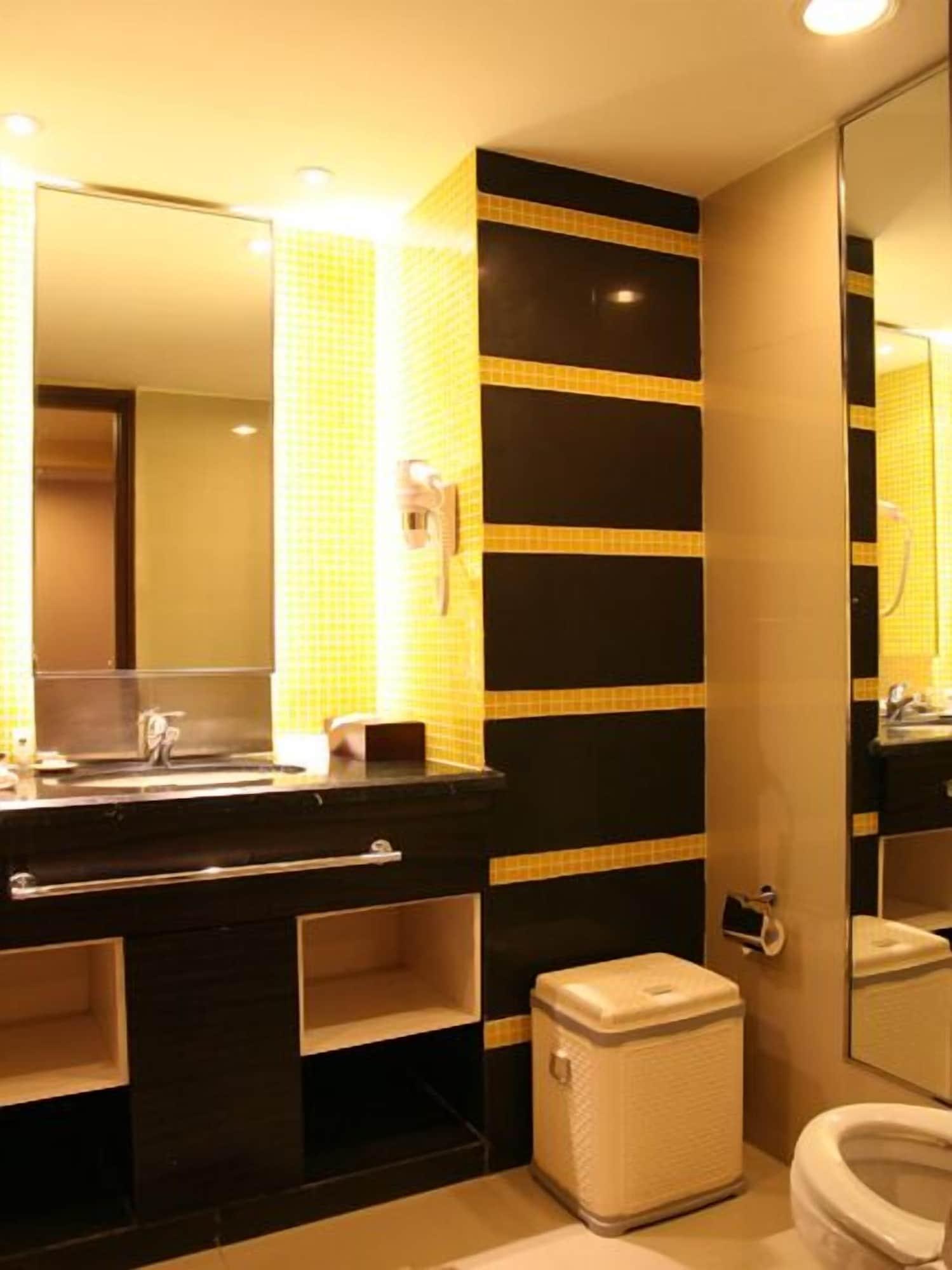 Hotel Gran Puri Manado Buitenkant foto
