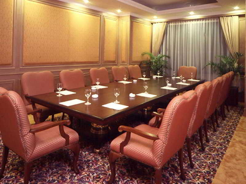 Hotel Gran Puri Manado Buitenkant foto